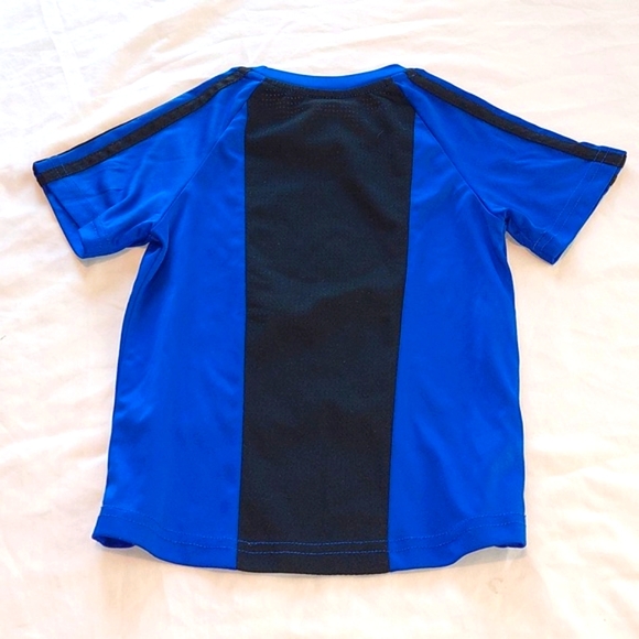 Adidas Blue Tee .Size 2T Great Condition. - Picture 6 of 6